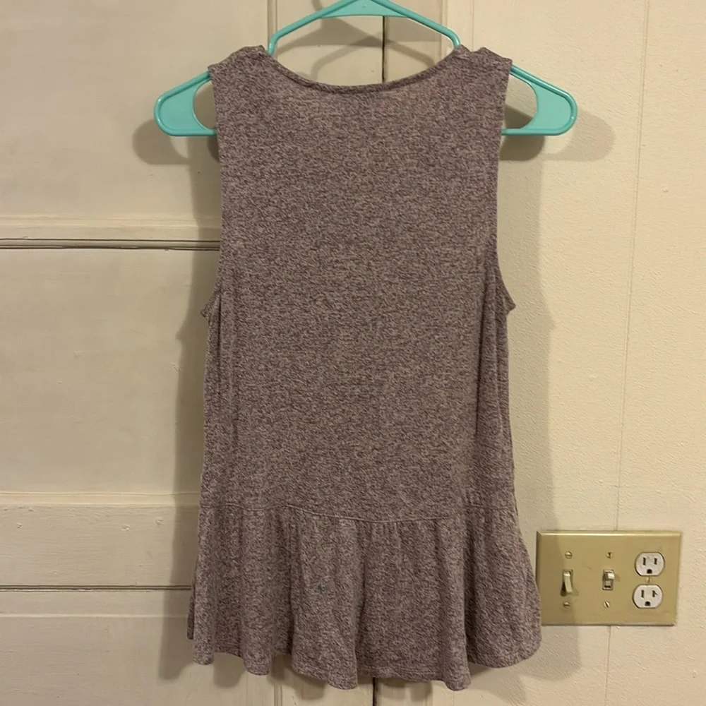 Fun Flowy Tank - Picture 2 of 2